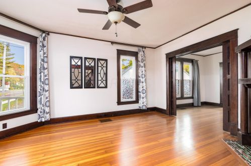 105 Park St, Mount Vernon, OH 43050-2551