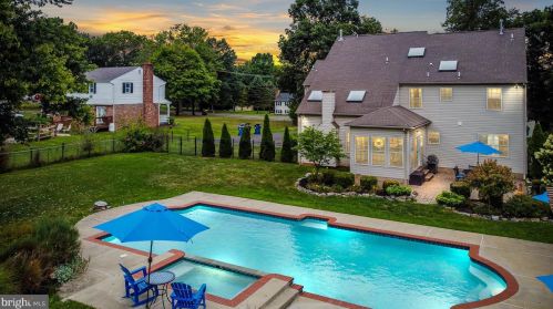 752 Evansburg Rd, Collegeville, PA 19426-1208