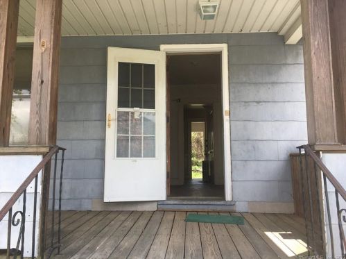 138 Quarry St, Bridgeport, CT 06606-4356