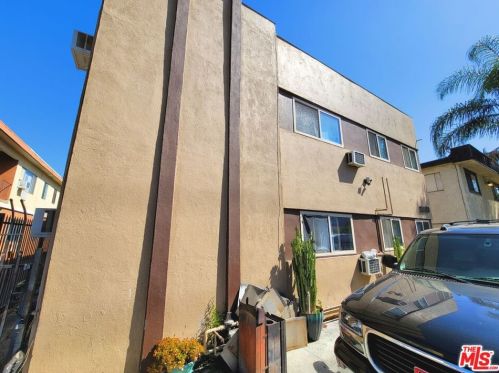 14639 Calvert St, Van Nuys CA 91411-2808 exterior