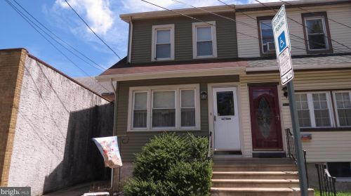 208 Chestnut Ave, Camden NJ  08109-2049 exterior