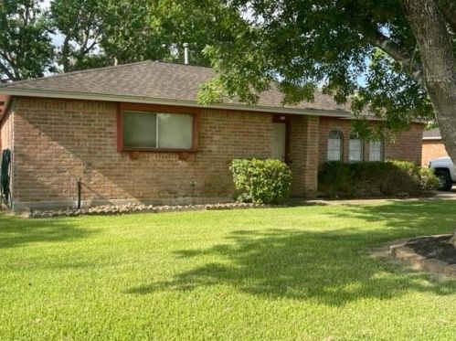 1320 Hospital Dr, Angleton TX  77515-3753 exterior