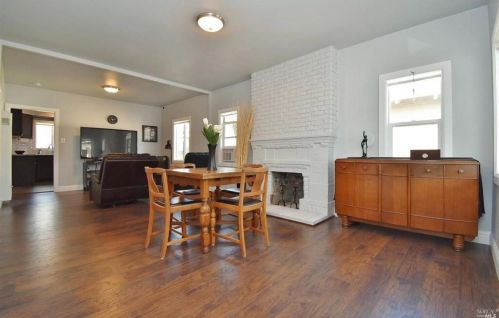 7607 Hillside St, Oakland, CA 94605-2823