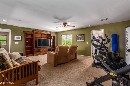 1958 Sunnyvale Ave, Gilbert AZ  85295-9089 exterior