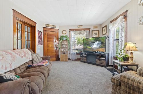 515 5th St, Green Bay, WI 54304-2711