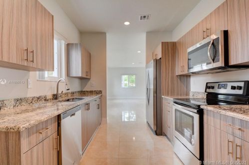 312 Phippen Waiters Rd, Dania Beach FL  33004-4912 exterior