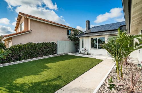 8324 Teresa Dr, San Diego, CA 92126-1728