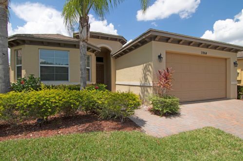 11964 Crestwood Cir, Port Saint Lucie FL  34987-2738 exterior