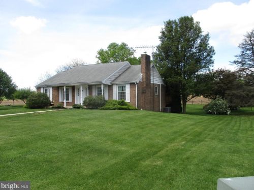 12451 Carol Ave, Upton, PA 17225-8438