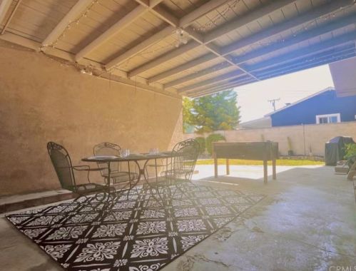 6103 Michelson St, Lakewood CA  90712-1413 exterior