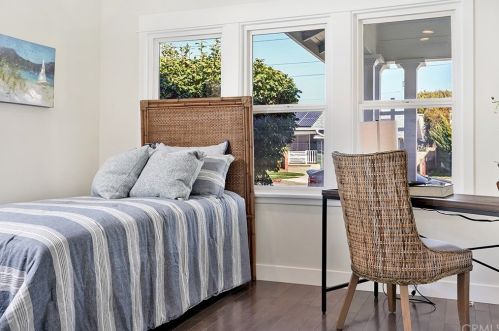 259 Loma Ave, Long Beach CA  90814-2744 exterior