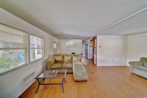 39 Cardinal Way, Santa Rosa CA  95409-4108 exterior