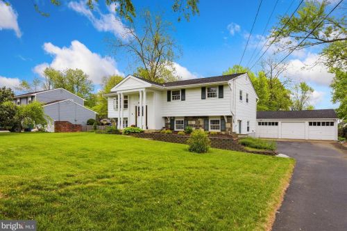 608 Parry Rd, Riverton NJ  08077 exterior