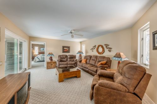 8801 Hart Dr, Waterford WI  53185-1364 exterior