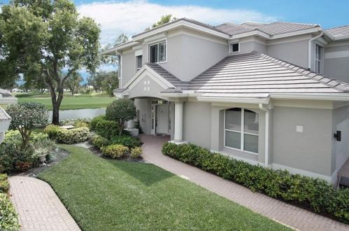 3035 Lancaster Dr, Naples, FL 34105-5641
