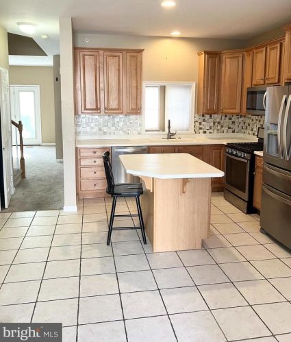 6668 Mine Dr, Macungie PA  18062-8714 exterior
