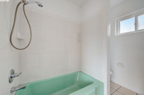 1136 92 Ave, Oakland CA 94603-1358 exterior