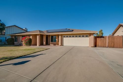7440 Reade Ave, Glendale, AZ 85303-6128