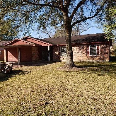 7211 Oak Village Dr, Humble, TX 77396-2640
