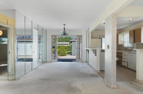 1436 Diamond St, San Diego, CA 92109-3023