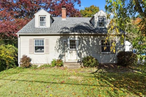 6 Laurel Circle Dr, Norwich, CT 06360-7302