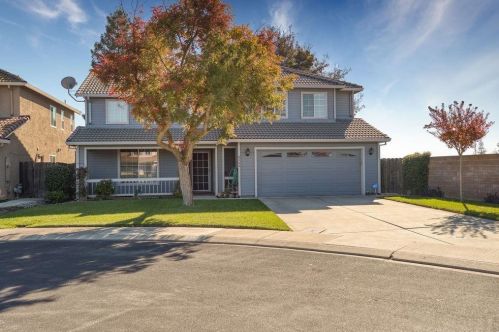 6300 Hot Springs Ct, Riverbank, CA 95367-9667