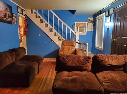 18 Bungalow Park, Stamford, CT 06902-4306
