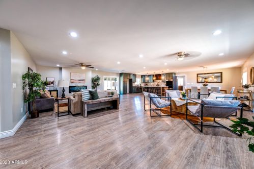 3626 Wescott Dr, Glendale AZ  85308-2332 exterior