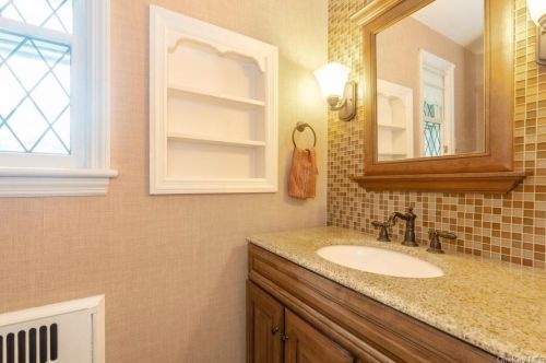 22 Circular Rd, Poughkeepsie NY 12601-4635 exterior