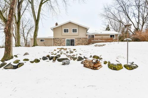 4380 Woodsview Ct, Waukesha WI  53146-3645 exterior