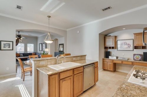 4005 Amador Ct, Lewisville, TX 75022-2946