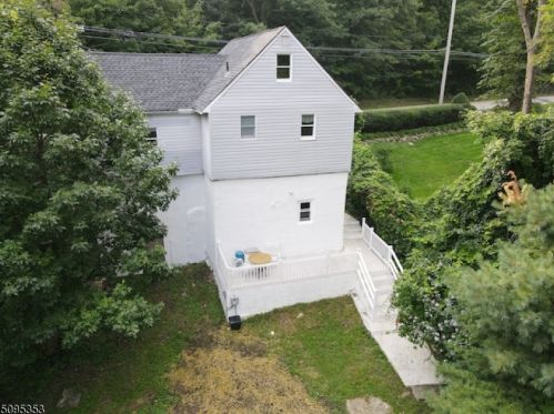 442 Morsetown Rd, West Milford NJ  07480-3223 exterior