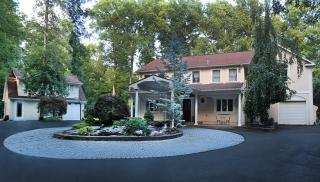 160 Spook Rock Rd, Airmont, NY 10901-3212