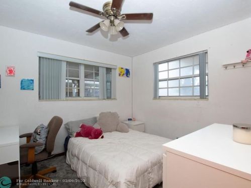 934 72nd St, Hialeah FL  33014-5226 exterior