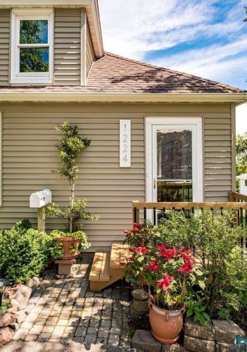 1224 5th St, Duluth, MN 55806-2337