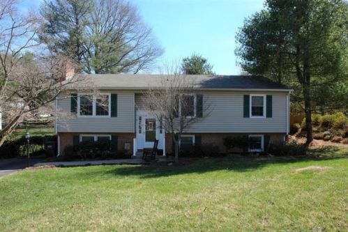 5810 Arcturus Dr, Roanoke VA  24018-6604 exterior