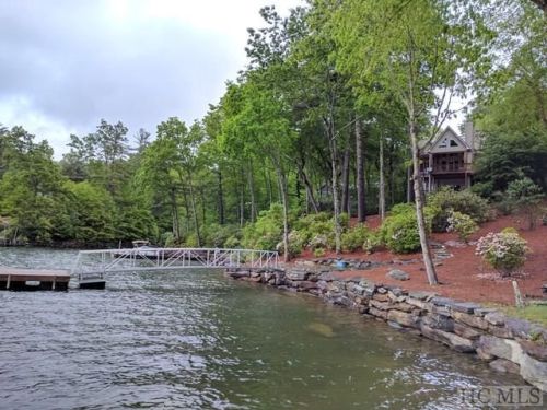 180 Admirals Point Dr, Glenville, NC 28736-6445
