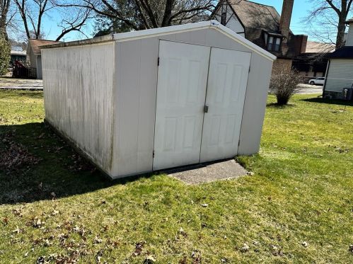 317 Lincoln Ave, Grove City PA  16127-1839 exterior