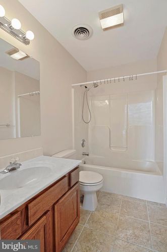 195 Apple Blossom Dr, Camden-Wy DE  19934-1970 exterior