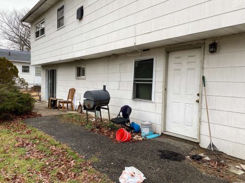 270 State Ave, Wheatley Heights, NY 11798-4313