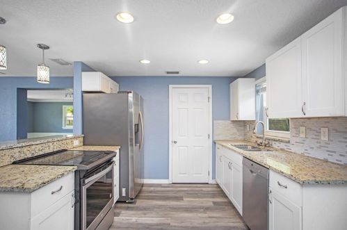 8897 54th St, Pinellas Park, FL 33782-5179