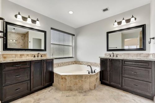 14350 11th St, Hollywood FL  33027-6148 exterior