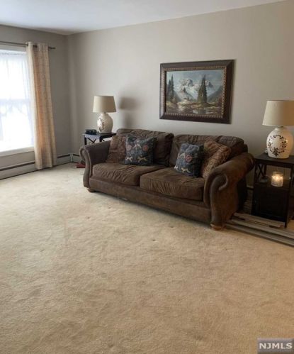 1 Walker Ave, Closter NJ  07624-2833 exterior