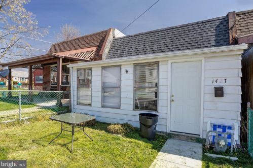 1427 Simpson St, Boothwyn, PA 19061-4334