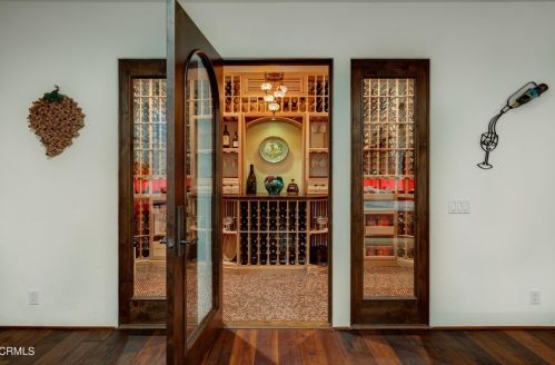 5320 Ivafern Ln, La Canada CA  91011-2811 exterior