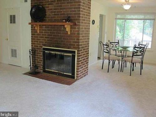 608 Laura Dr, Falls Church, VA 22046-2842