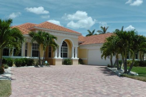5800 11th Pl, Cape Coral, FL 33914-7261