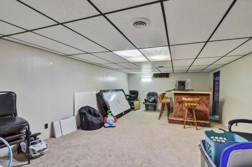 1457 Mailand Dr, Manitowoc WI  54220-9438 exterior