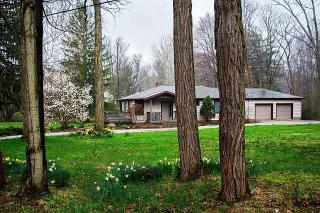 7609 Dines Rd, Russell Township, OH 44072