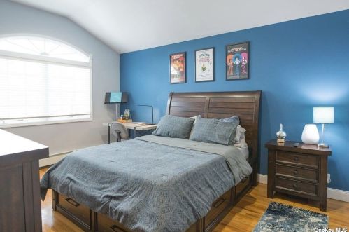 23 La Grange Pl, West Islip NY  11795-3816 exterior